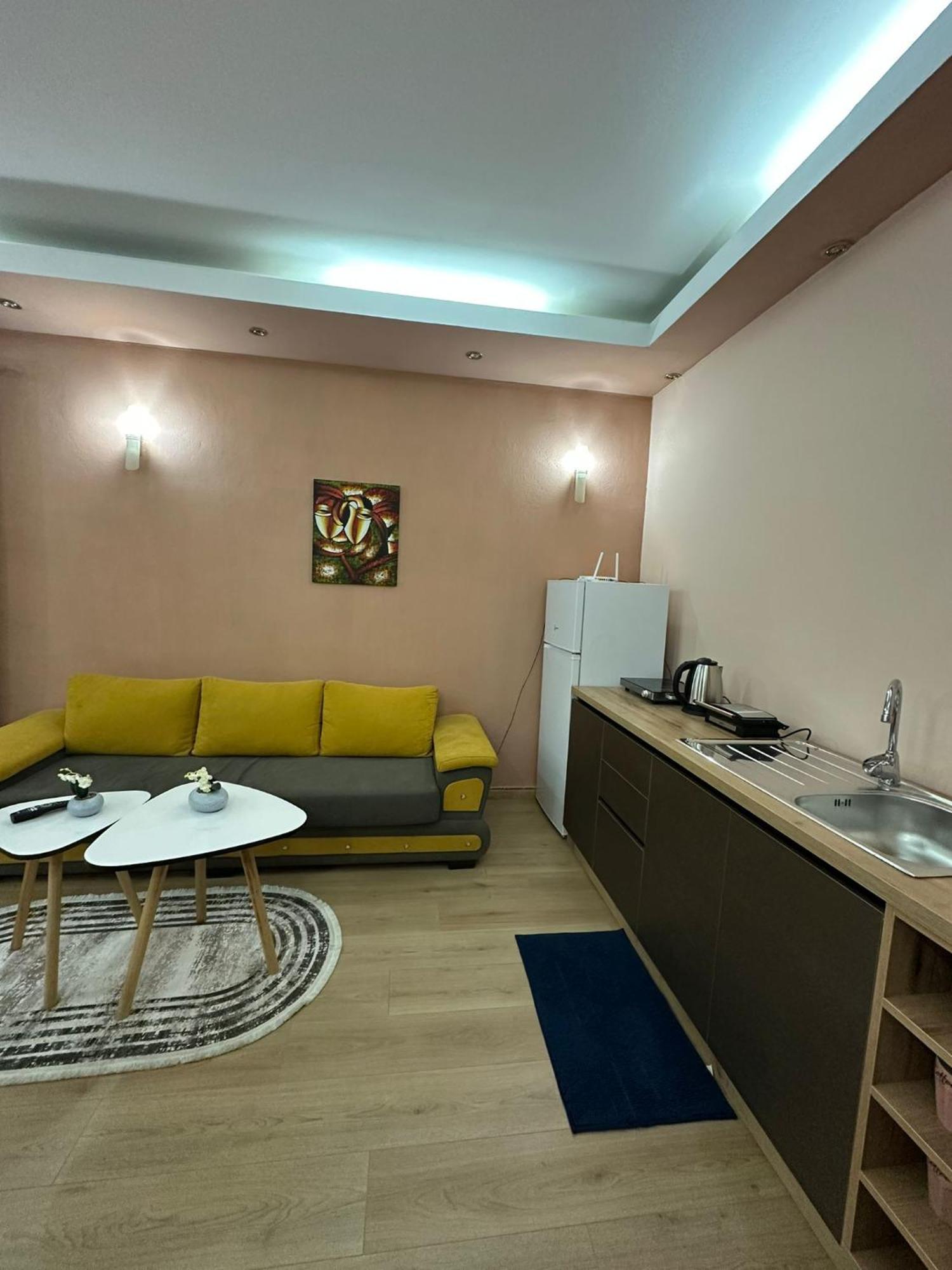 Adora Apartment Tirana Exterior foto