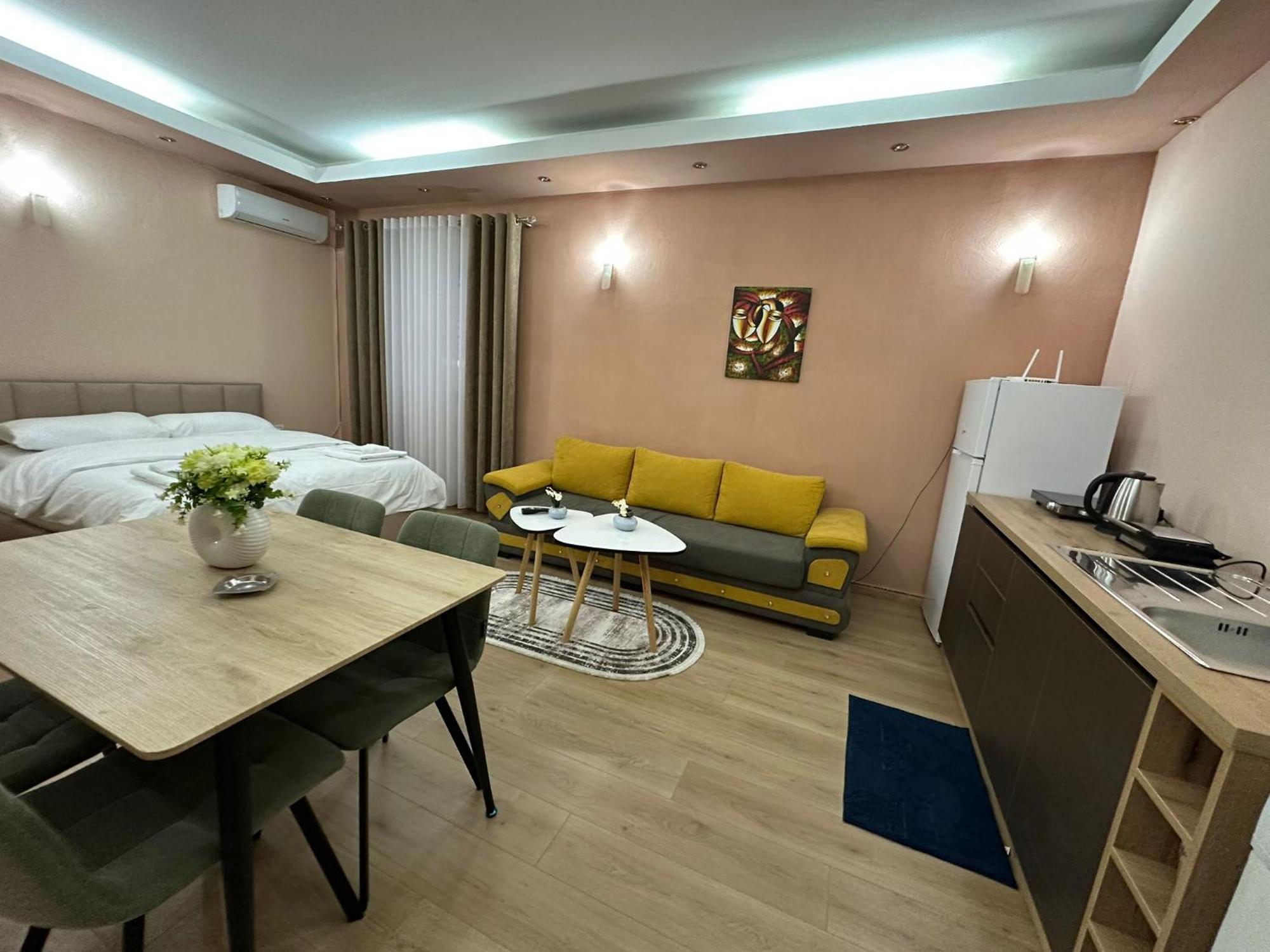 Adora Apartment Tirana Exterior foto