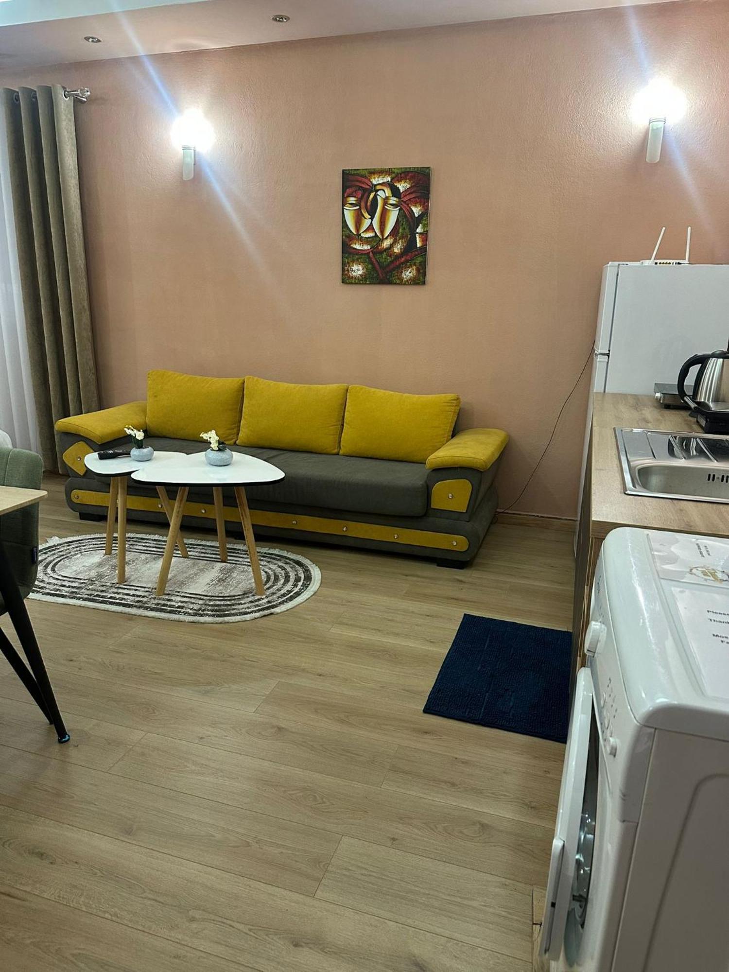 Adora Apartment Tirana Exterior foto